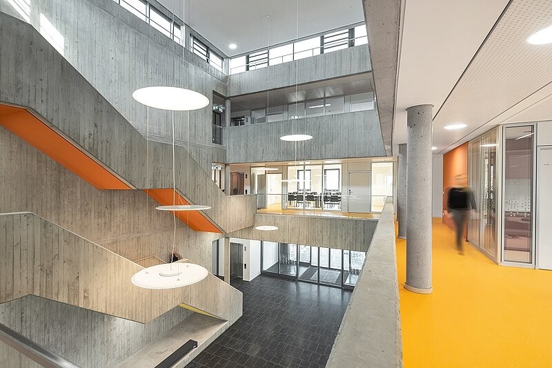 Zentrum für Philologie und Digitalität 'Kallimachos' — wejście i klatka schodowa